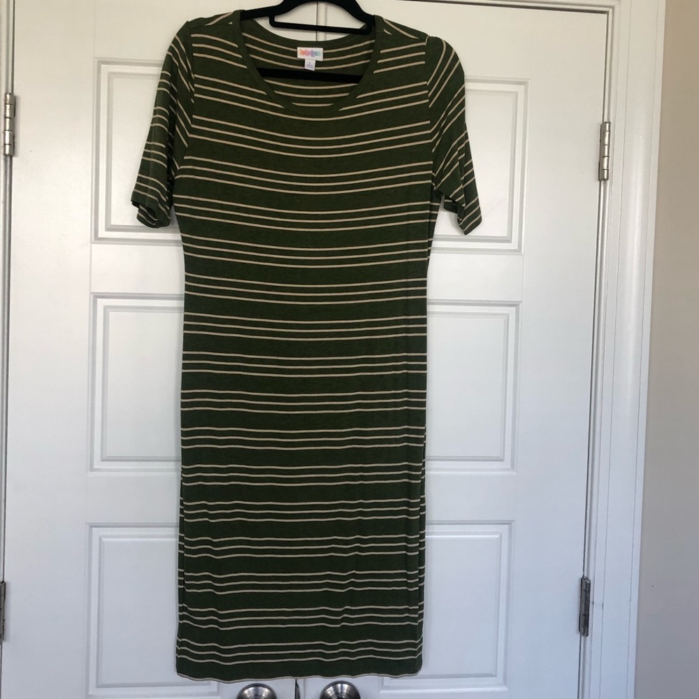 LuLaRoe Julia straight T-shirt dress